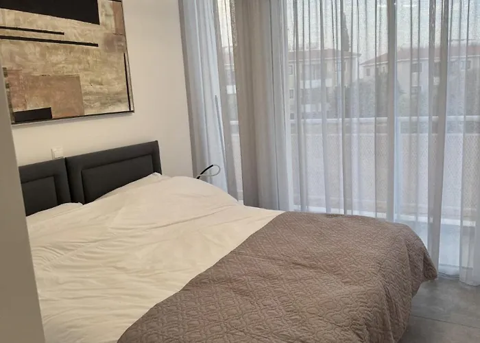 Modern Marvel Seaview アパート