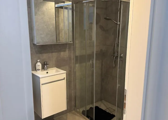 Modern Marvel Seaview 아파트 파라림니